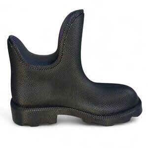 Burberry Women's Ray Rubber Ankle Boots sz 37 EU. NEW IN BOX